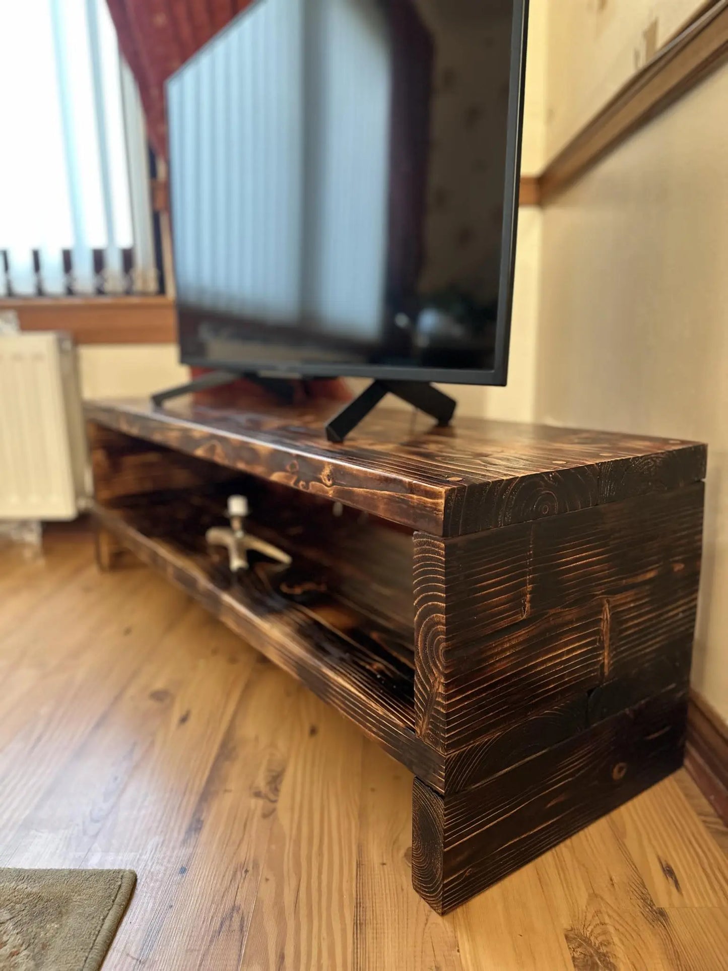  - Central Handmade Crafts Handmade Rustic Chunky TV Unit 79.99